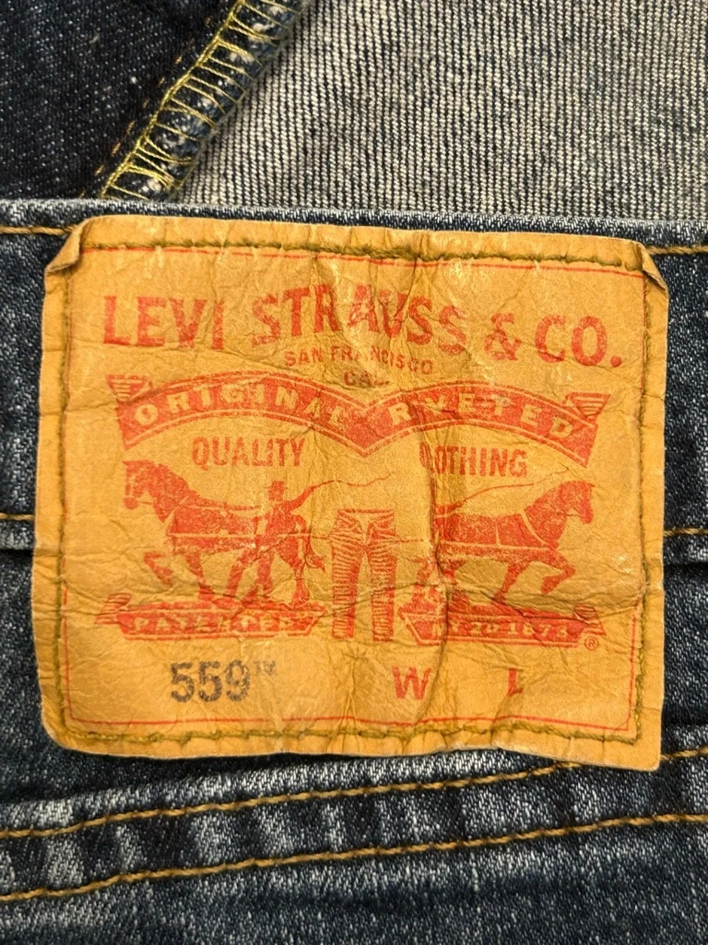 Levi's 559 Men's Whiskered Stretch Blue Straight Relaxed‎ Jeans 44x32 Distressed